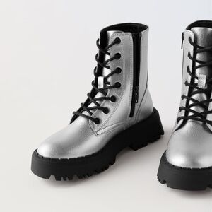 METALLIC ANKLE BOOTS